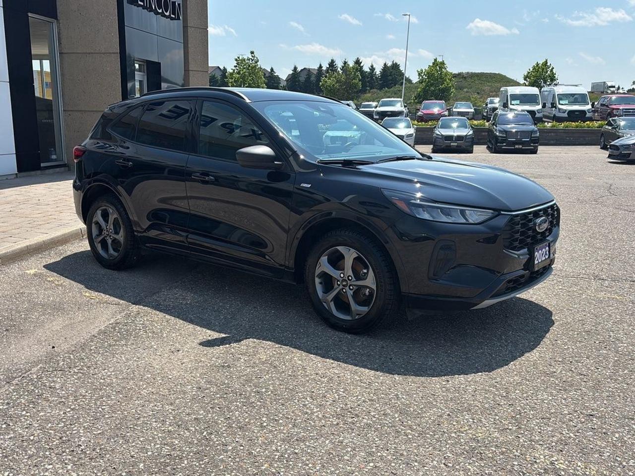 2023 Ford Escape ST-LINE, AWD, 2.5L HYBRID, HEATED STEERING WHEEL! Photo2
