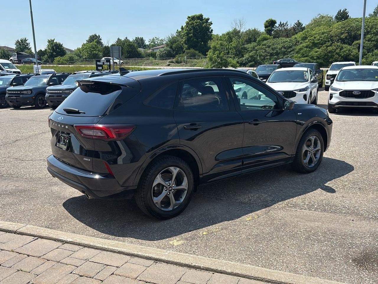 2023 Ford Escape ST-LINE, AWD, 2.5L HYBRID, HEATED STEERING WHEEL! Photo