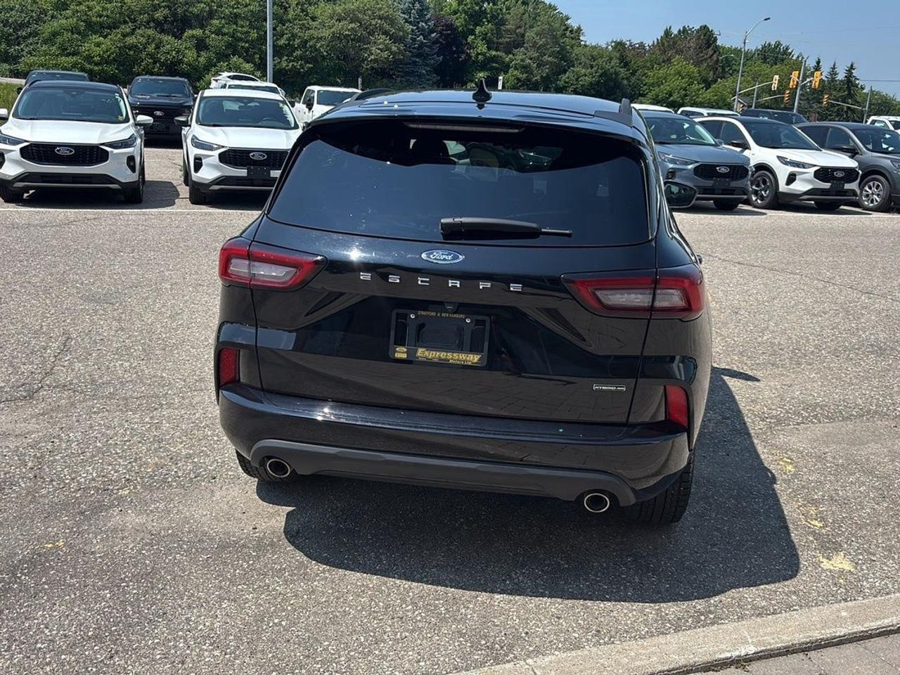 2023 Ford Escape ST-LINE, AWD, 2.5L HYBRID, HEATED STEERING WHEEL! Photo