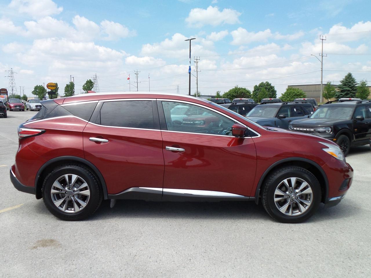 2017 Nissan Murano SL, AWD, LEATHER, ROOF, 18" RIMS, REAR CAMERA! Photo