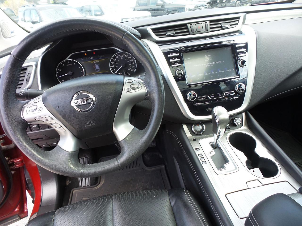 2017 Nissan Murano SL, AWD, LEATHER, ROOF, 18" RIMS, REAR CAMERA! Photo