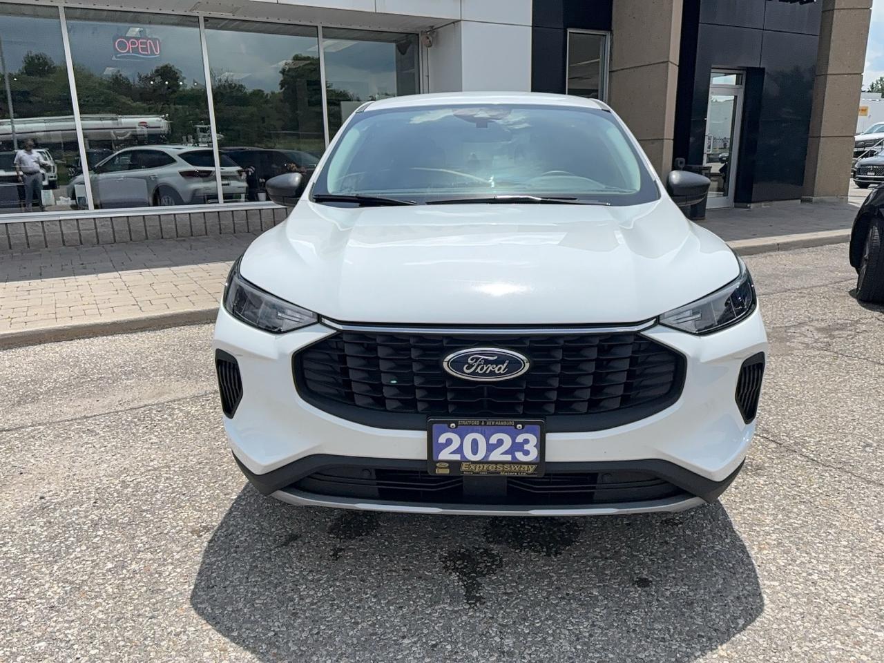 2025 Ford Escape ACTIVE, AWD, PREVIOUS DEMO! CLOTH, HEATED WHEEL! Photo