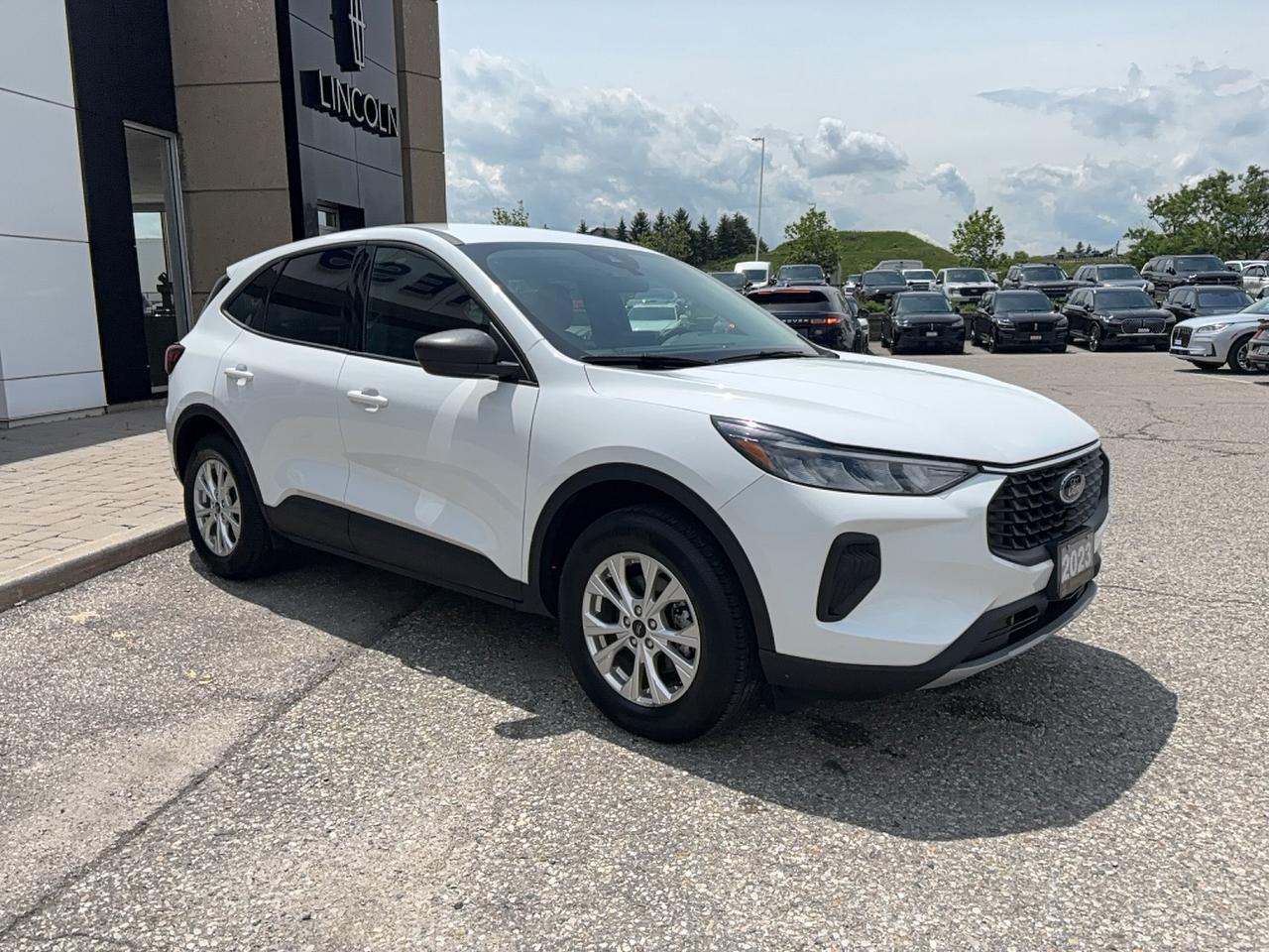 2025 Ford Escape ACTIVE, AWD, PREVIOUS DEMO! CLOTH, HEATED WHEEL! Photo