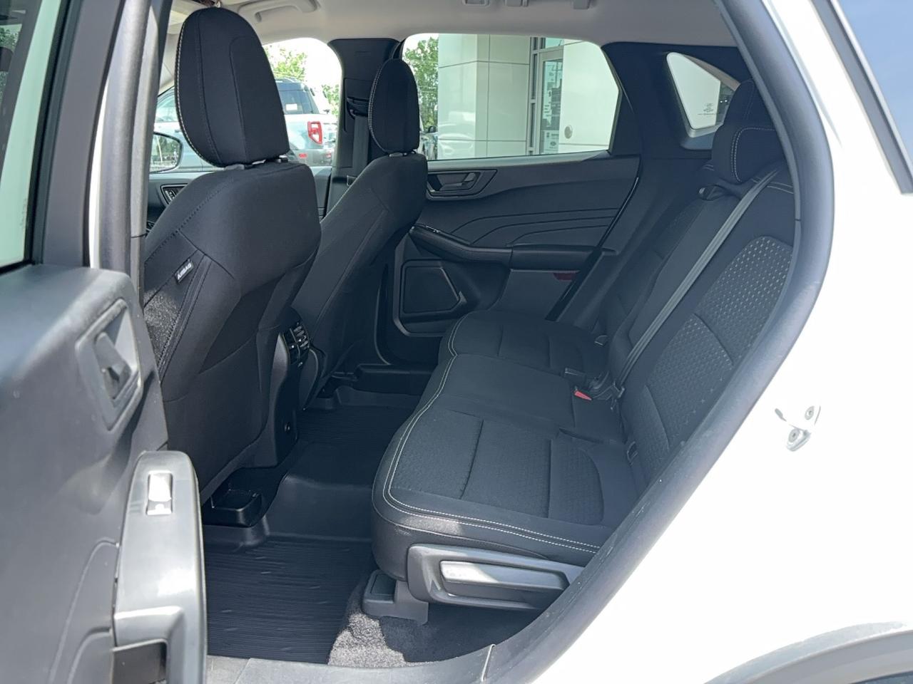 2025 Ford Escape ACTIVE, AWD, PREVIOUS DEMO! CLOTH, HEATED WHEEL! Photo
