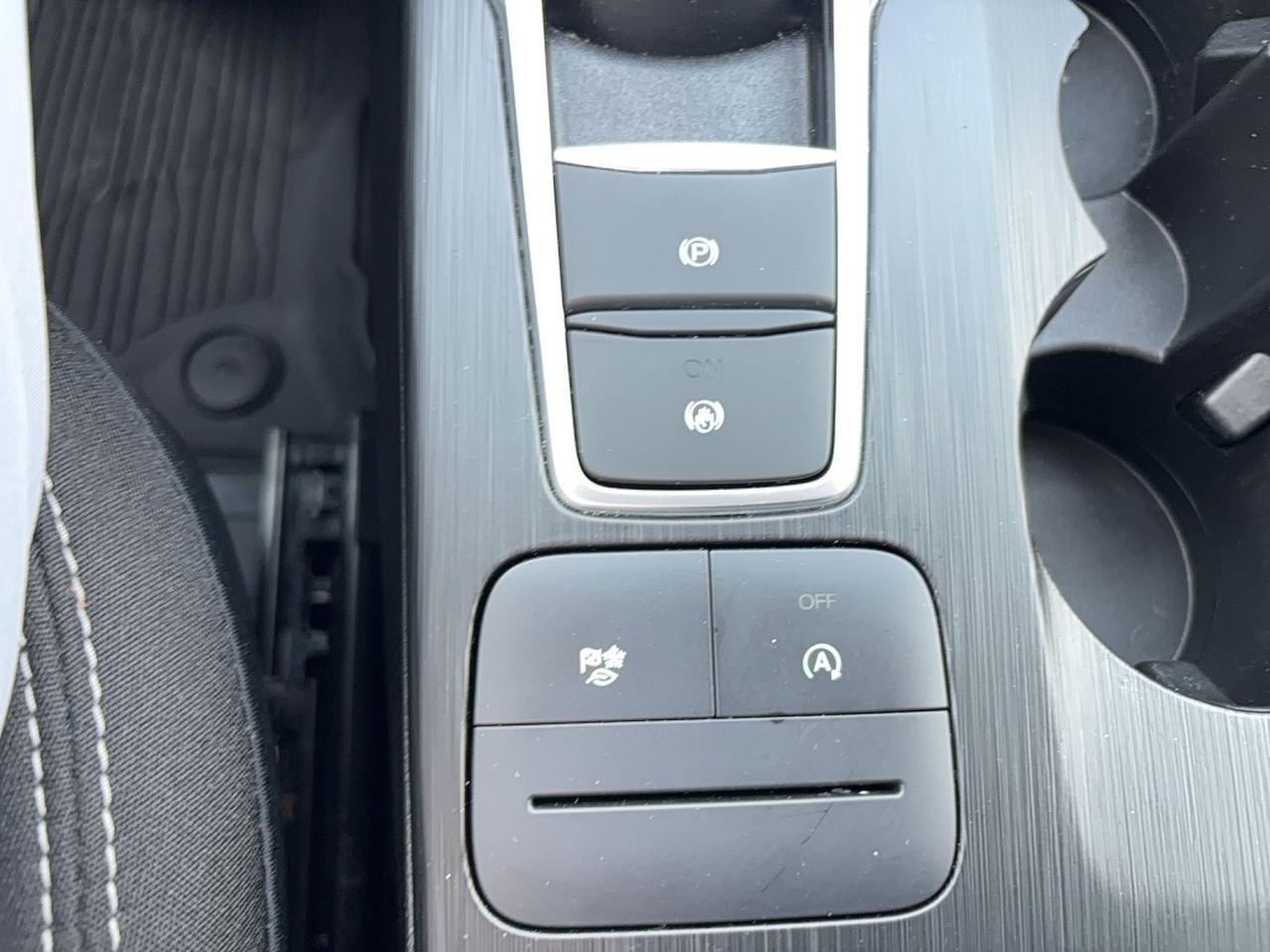 2025 Ford Escape ACTIVE, AWD, PREVIOUS DEMO! CLOTH, HEATED WHEEL! Photo