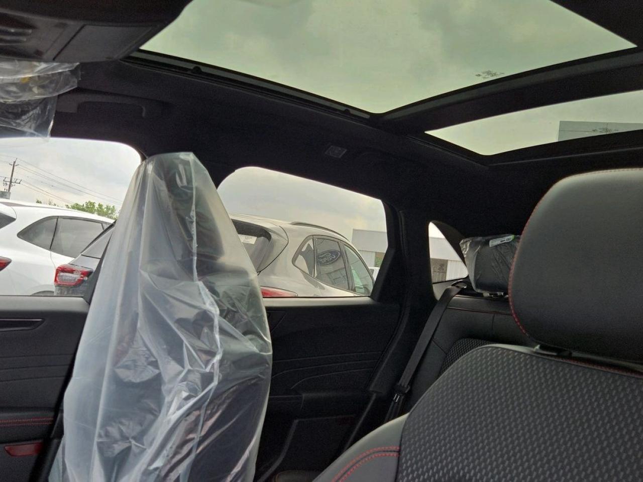 2025 Ford Escape ST-LINE, PANORAMIC ROOF, TECH PKG Photo