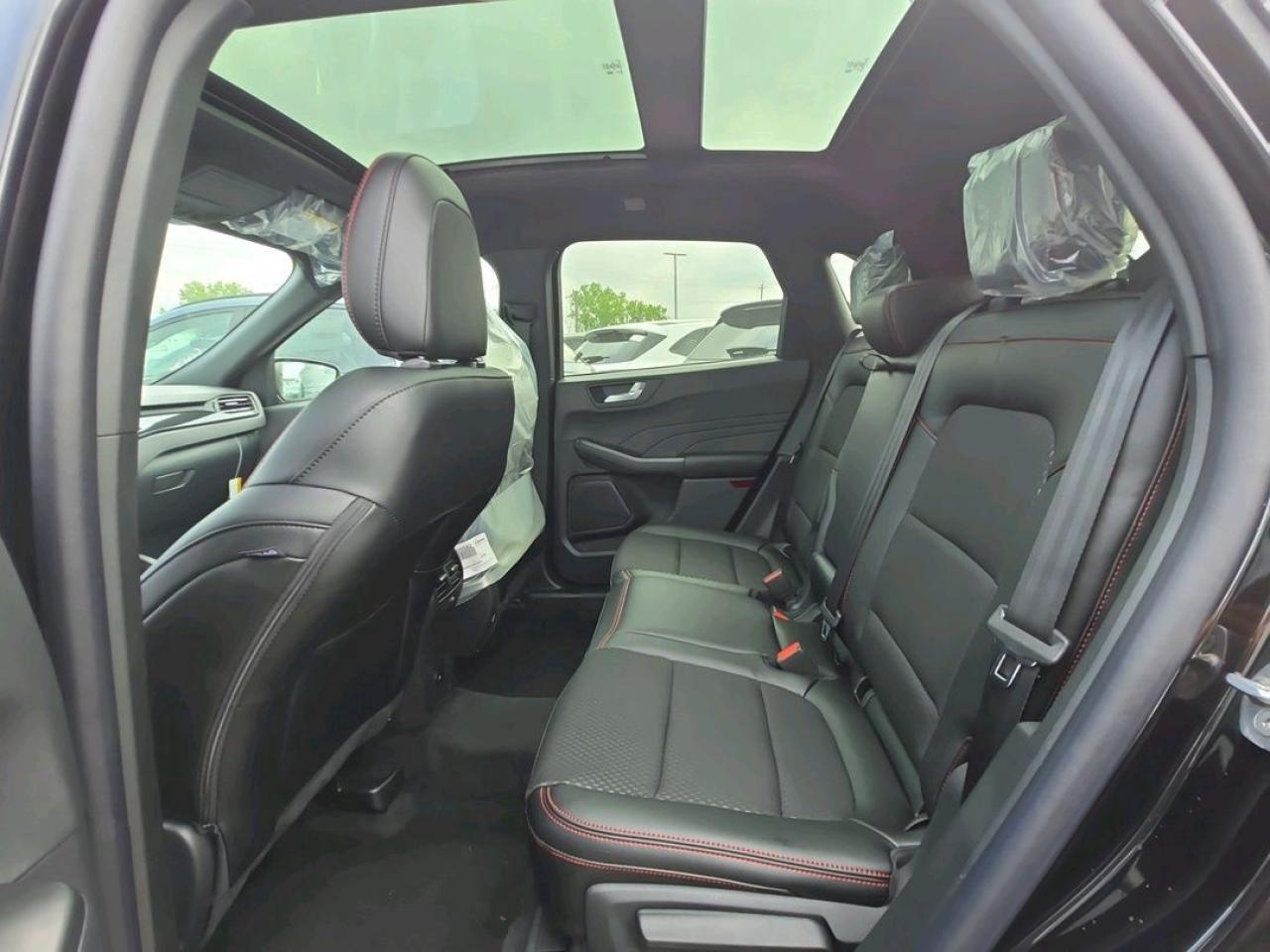 2025 Ford Escape ST-LINE, PANORAMIC ROOF, TECH PKG Photo