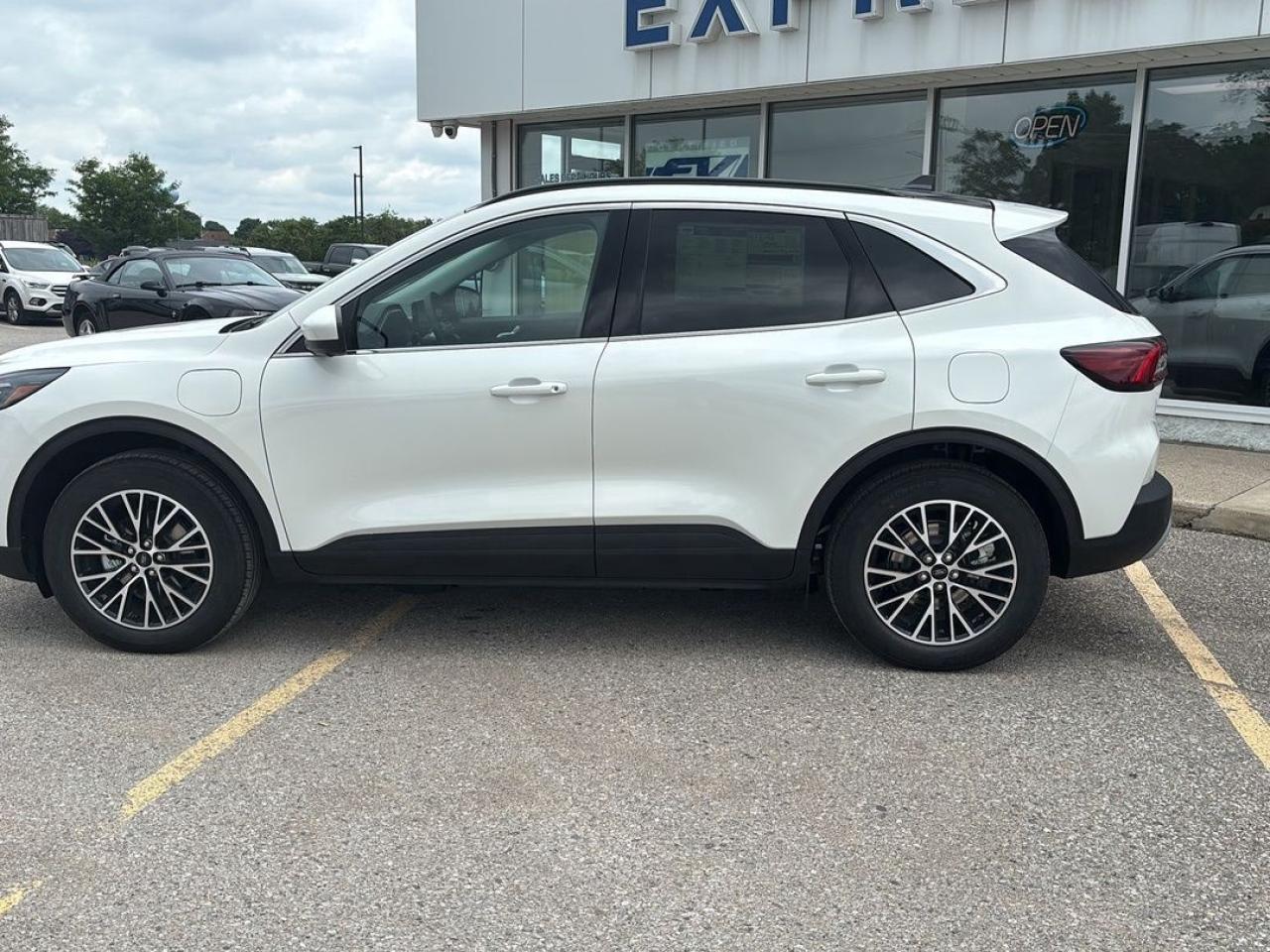 2025 Ford Escape PHEV, PREMIUM PKG, PANORAMIC ROOF Photo