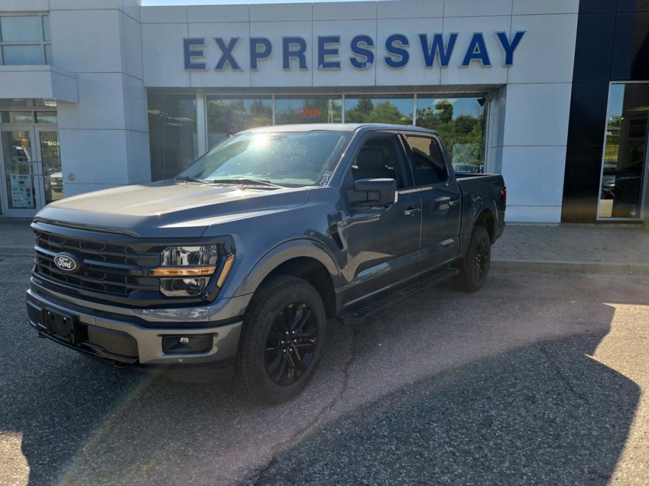 New 2025 Ford F-150 XLT for sale in New Hamburg, ON
