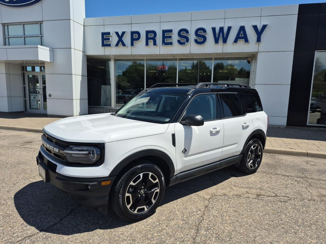 2024 Ford Bronco Sport OUTERBANKS! LEATHER, TECH! MOONROOF! LIKE NEW!