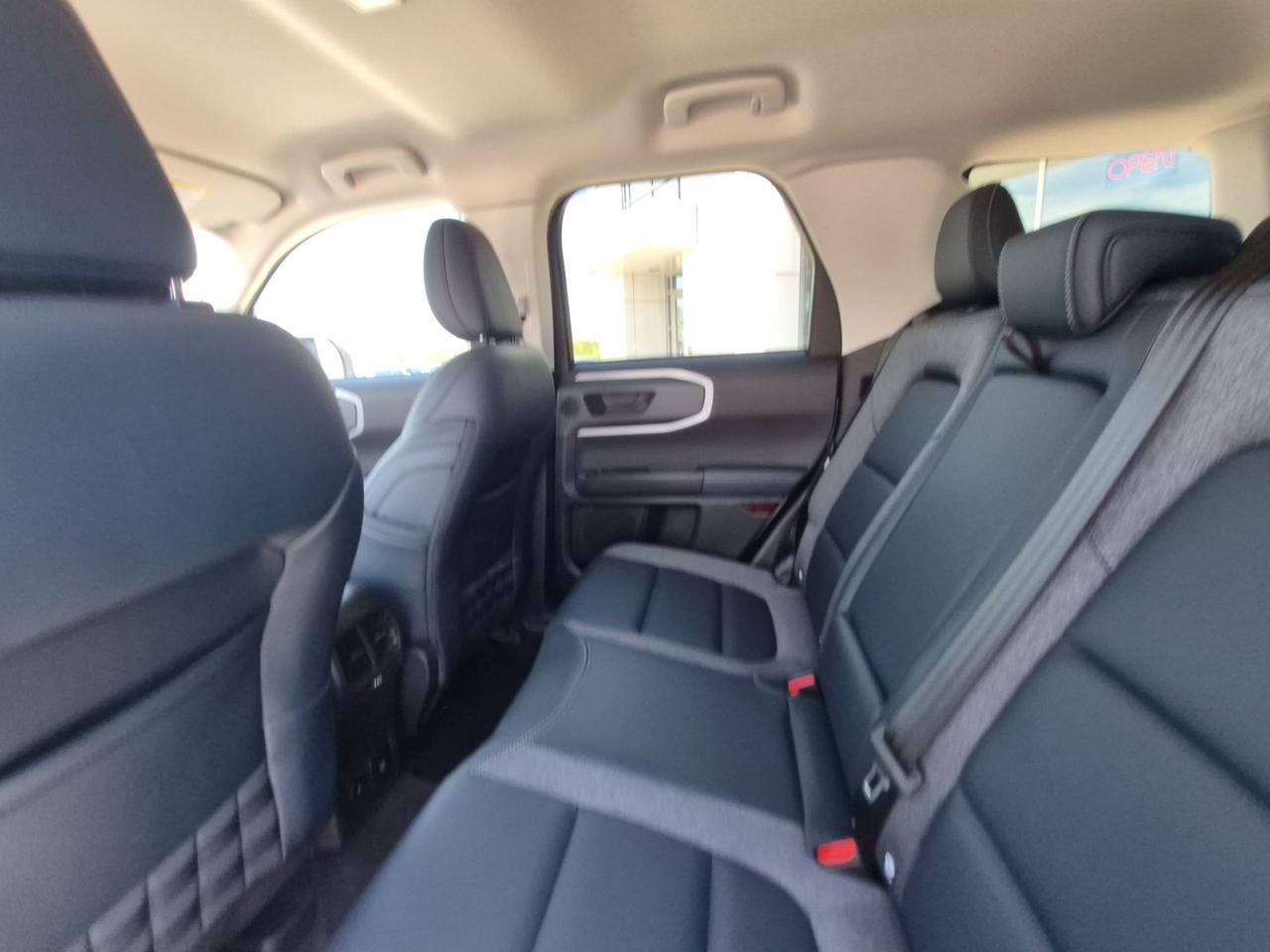 2024 Ford Bronco Sport OUTERBANKS! LEATHER, TECH! MOONROOF! LIKE NEW! Photo