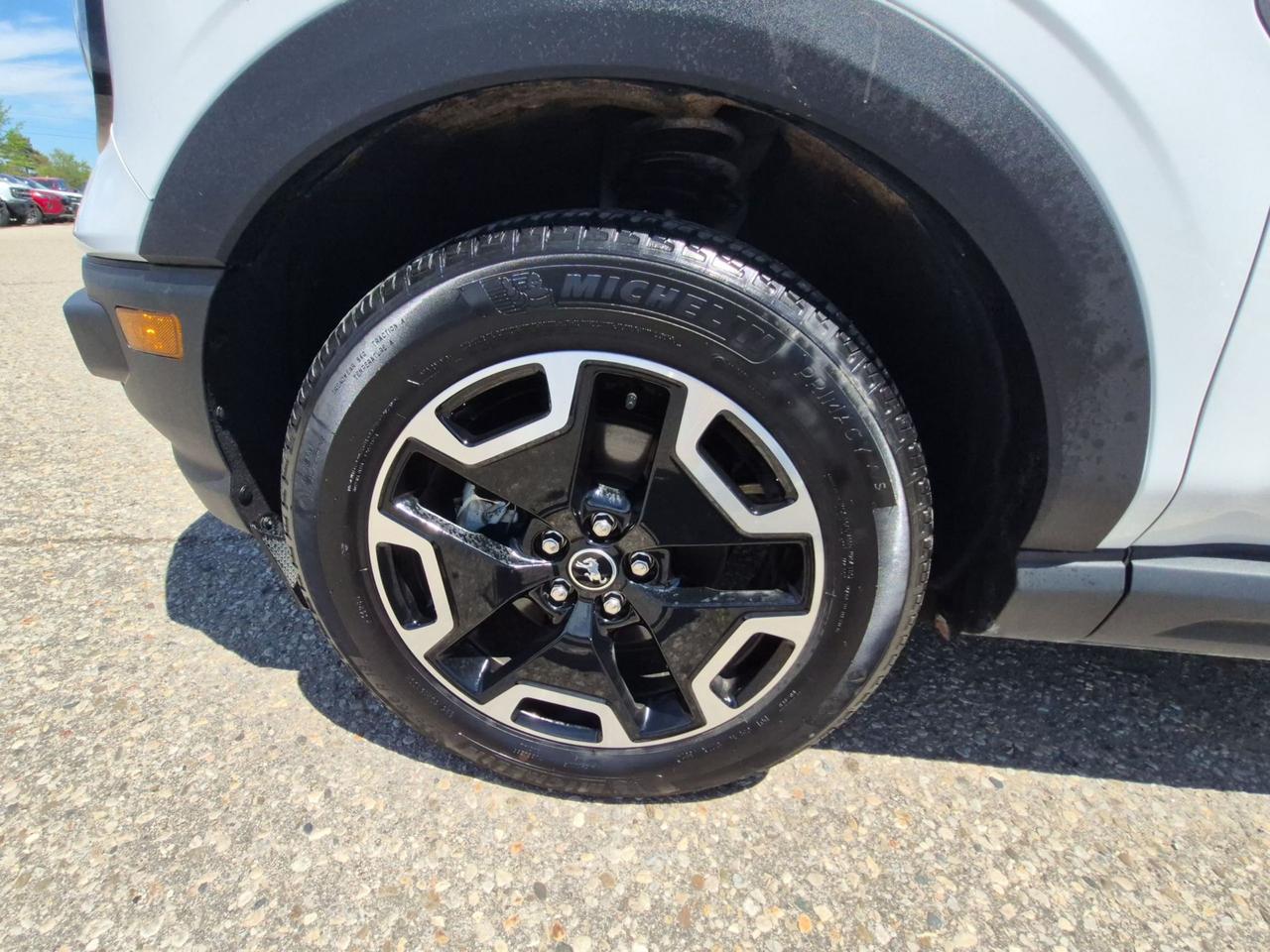 2024 Ford Bronco Sport OUTERBANKS! LEATHER, TECH! MOONROOF! LIKE NEW! Photo