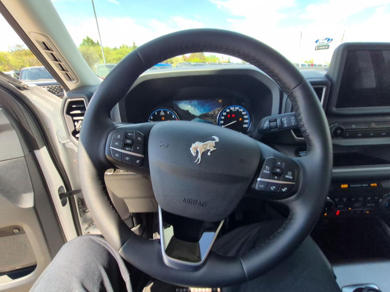 2024 Ford Bronco Sport OUTERBANKS! LEATHER, TECH! MOONROOF! LIKE NEW! Photo