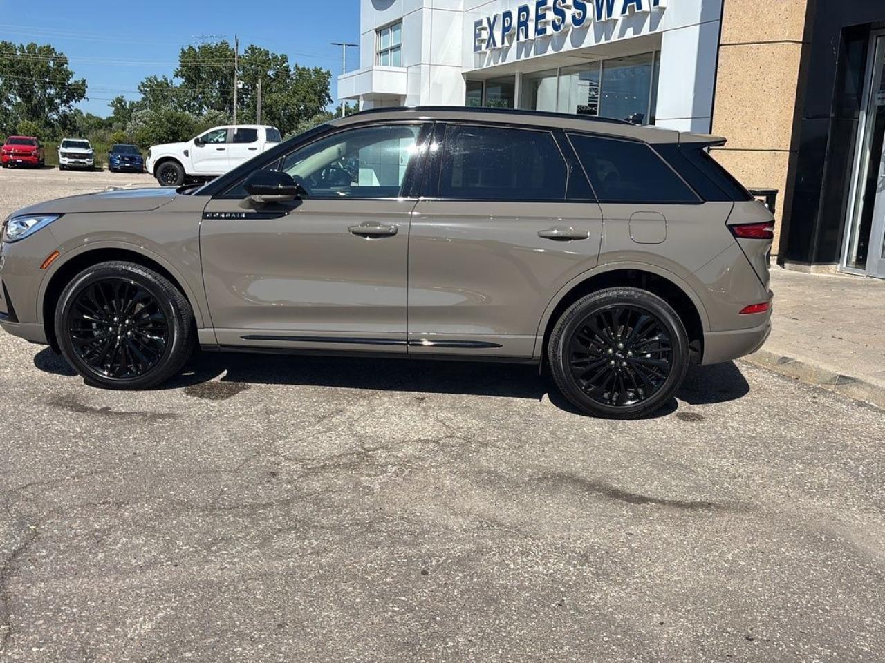 2025 Lincoln Corsair Reserve Photo5