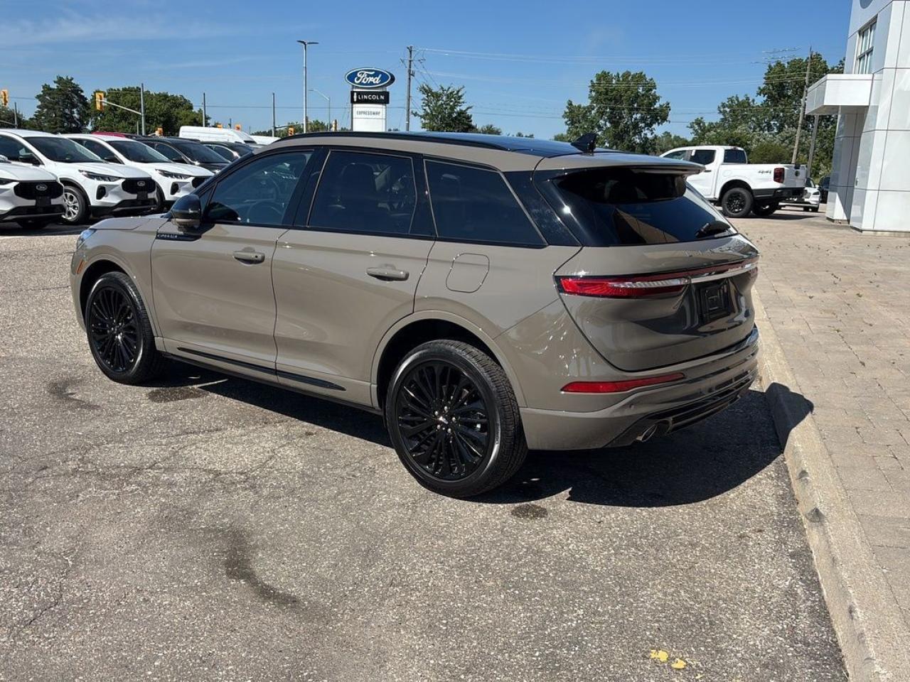 2025 Lincoln Corsair Reserve Photo5