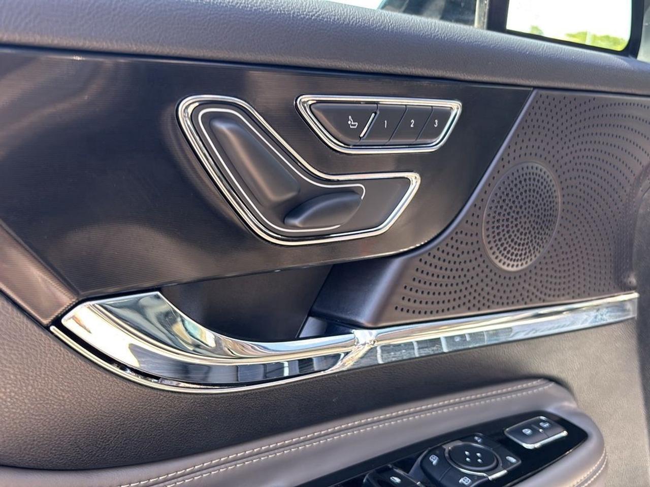 2025 Lincoln Corsair RESERVE, 2L, LEATHER, MOONROOF, JET PACK! 20'S! Photo