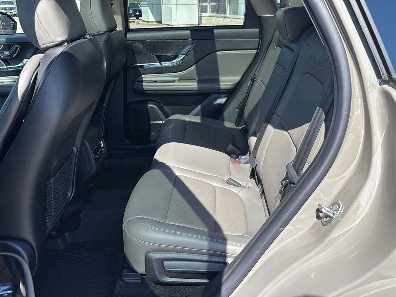 2025 Lincoln Corsair RESERVE, 2L, LEATHER, MOONROOF, JET PACK! 20'S! Photo