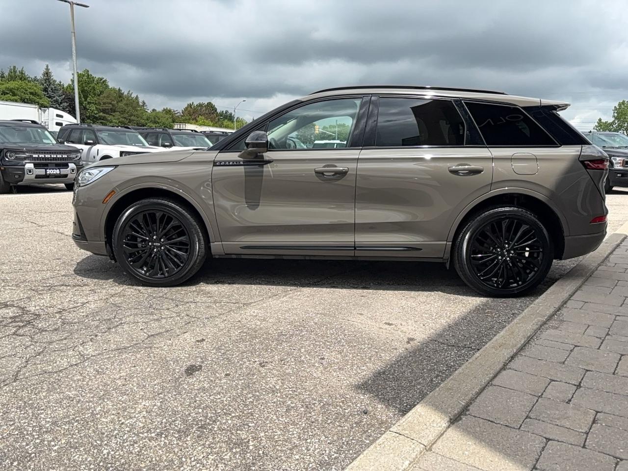 2025 Lincoln Corsair RESERVE, 2L, LEATHER, MOONROOF, JET PACK! 20'S! Photo