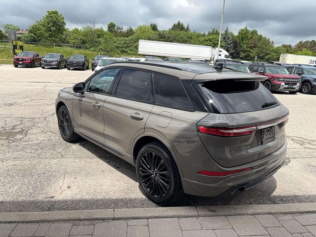 2025 Lincoln Corsair RESERVE, 2L, LEATHER, MOONROOF, JET PACK! 20'S! Photo