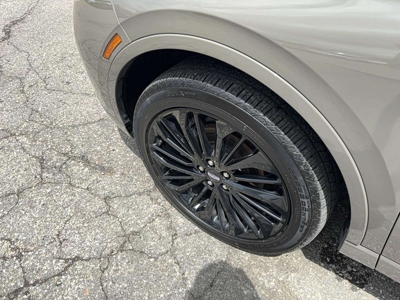 2025 Lincoln Corsair RESERVE, 2L, LEATHER, MOONROOF, JET PACK! 20'S! Photo