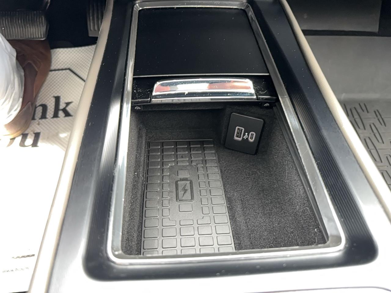 2025 Lincoln Corsair RESERVE, 2L, LEATHER, MOONROOF, JET PACK! 20'S! Photo