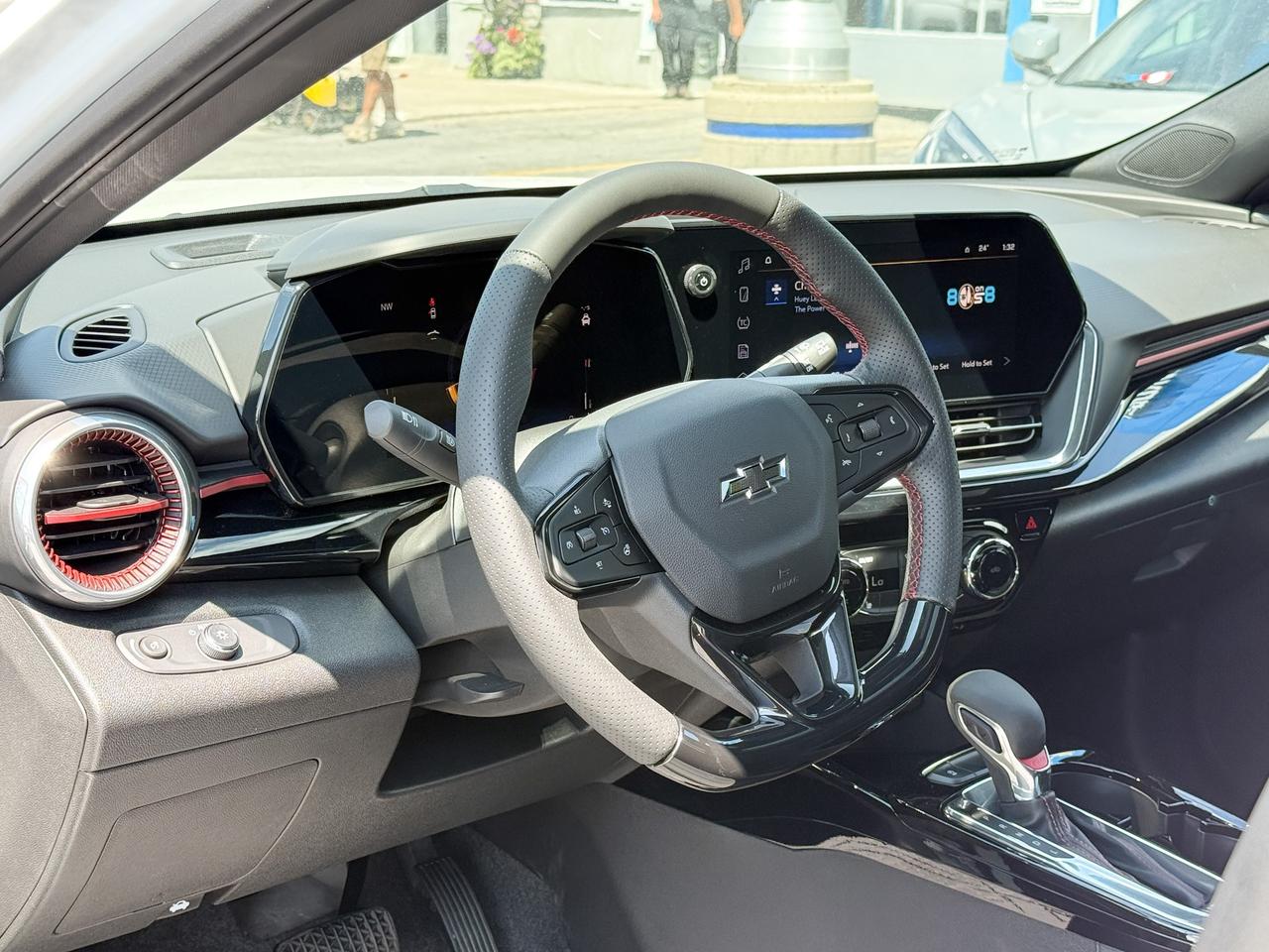 2025 Chevrolet Trax 2RS 1.2L 3 CYL WITH REMOTE START/ENTRY, SUNROOF, HEATED SEATS, HEATED STEERING WHEEL, APPLE CARPLAY AND ANDROID AUTO Photo
