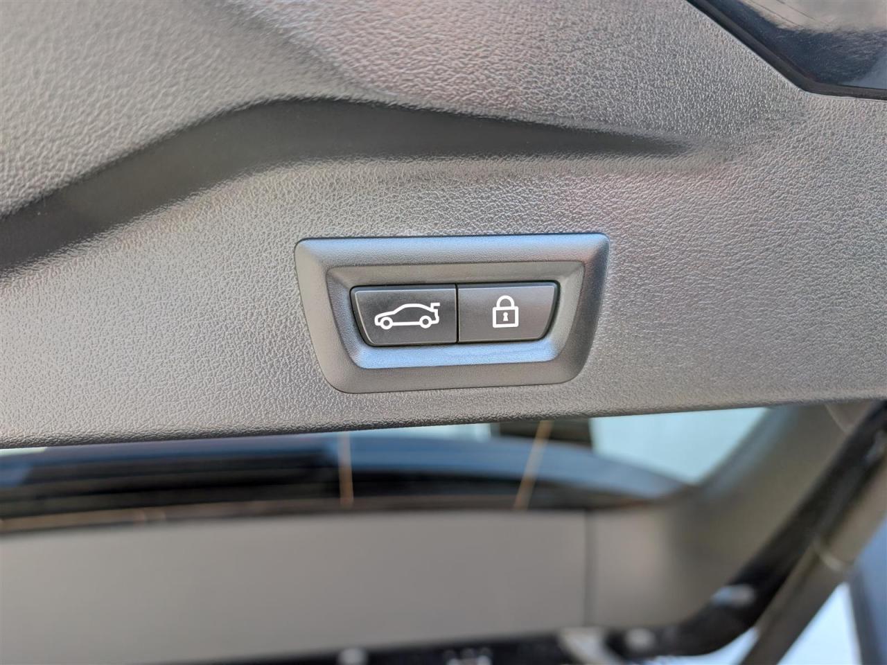 2023 BMW X5 xDrive40i - M PKG - NAVI - PANO ROOF - TECH FEATS