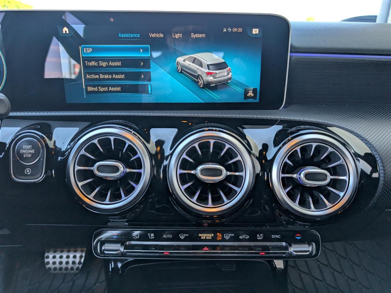 2019 Mercedes-Benz A250 4MATIC - PANO ROOF - NAVI - LEATHER