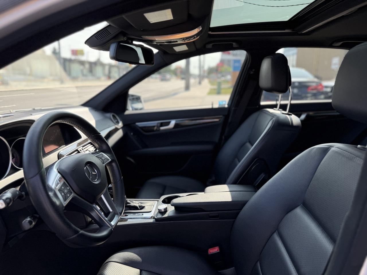 2013 Mercedes-Benz C-Class C300 //AMG SPORT | PANO | NAVI | - Photo #25