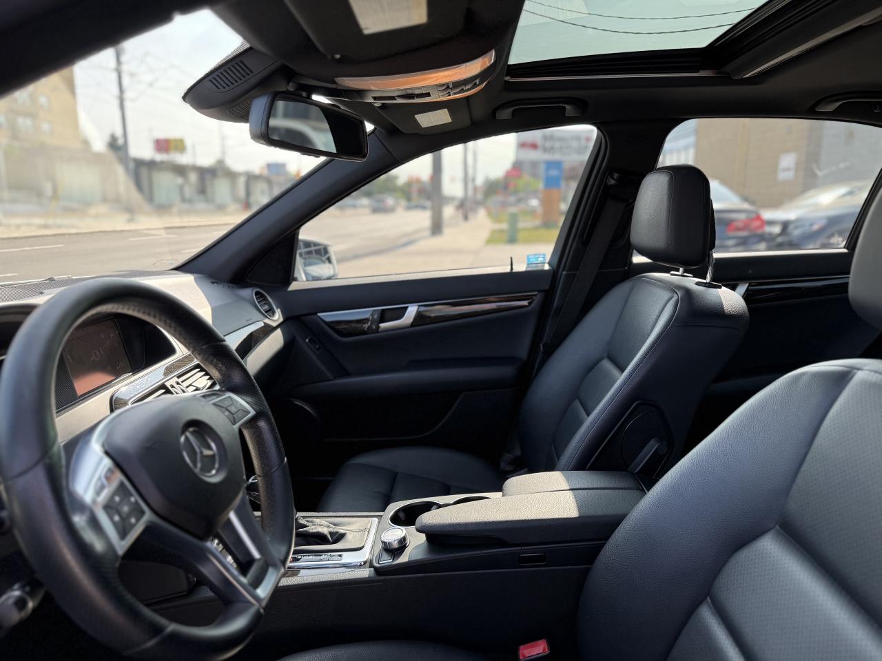 2013 Mercedes-Benz C-Class C300 //AMG SPORT | PANO | NAVI | - Photo #27