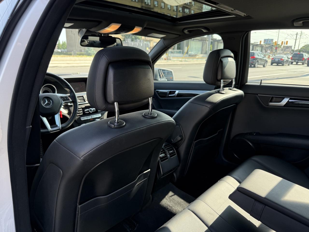 2013 Mercedes-Benz C-Class C300 //AMG SPORT | PANO | NAVI | - Photo #36