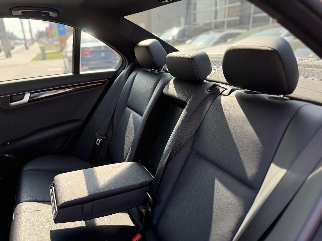 2013 Mercedes-Benz C-Class C300 //AMG SPORT | PANO | NAVI | - Photo #39