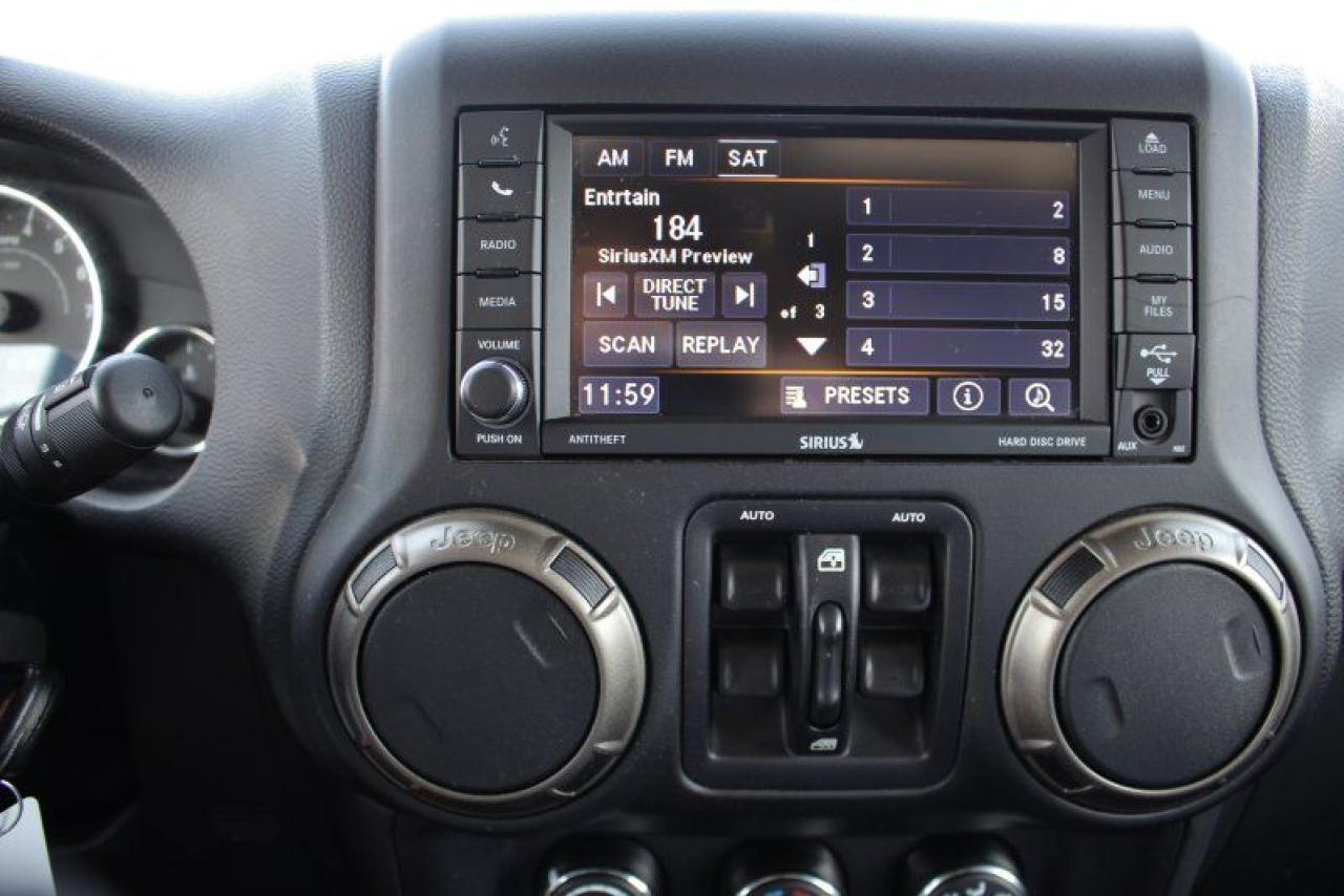 2018 Jeep Wrangler Golden Eagle*Low Ks**4x4*Bluetooth*Two Tops - Photo #16