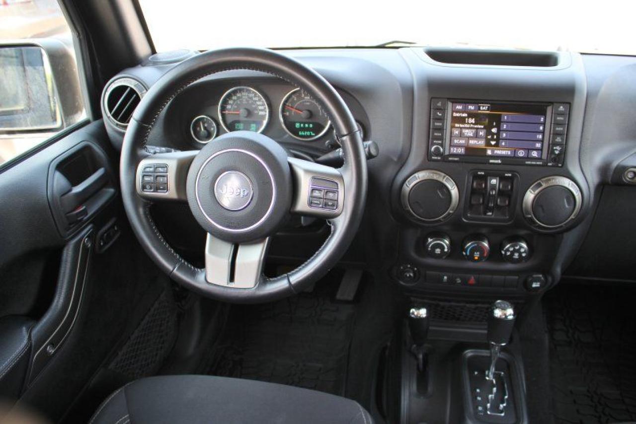 2018 Jeep Wrangler Golden Eagle*Low Ks**4x4*Bluetooth*Two Tops - Photo #8