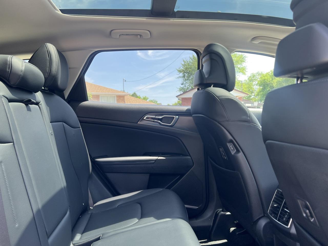 2024 Kia Sportage EX AWD - Photo #10