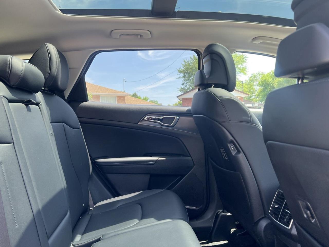 2024 Kia Sportage EX AWD - Photo #10