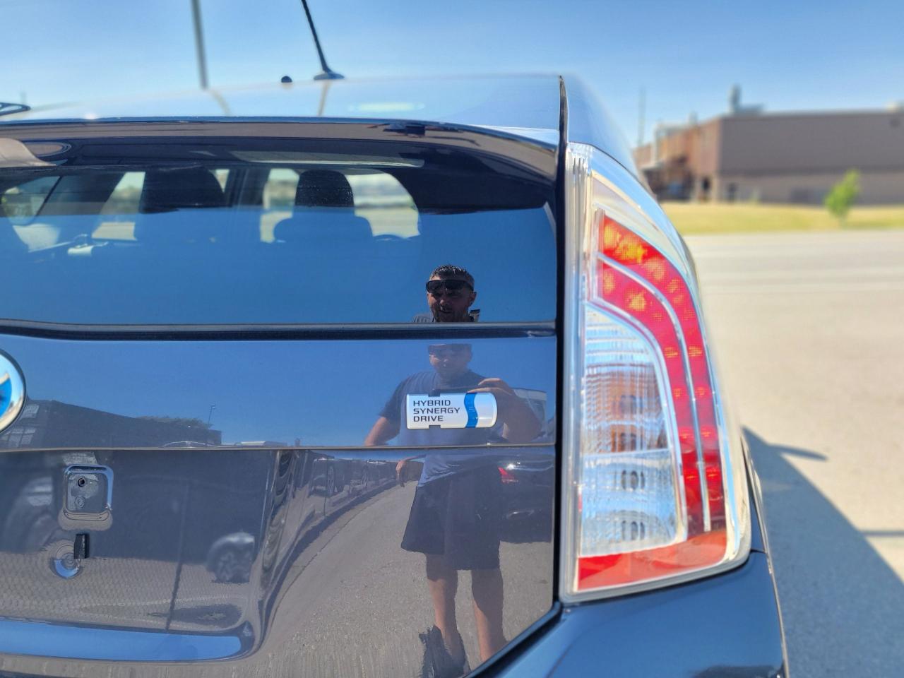 2015 Toyota Prius CLEAN | LOW KMS | LEATHER SEATS - Photo #6