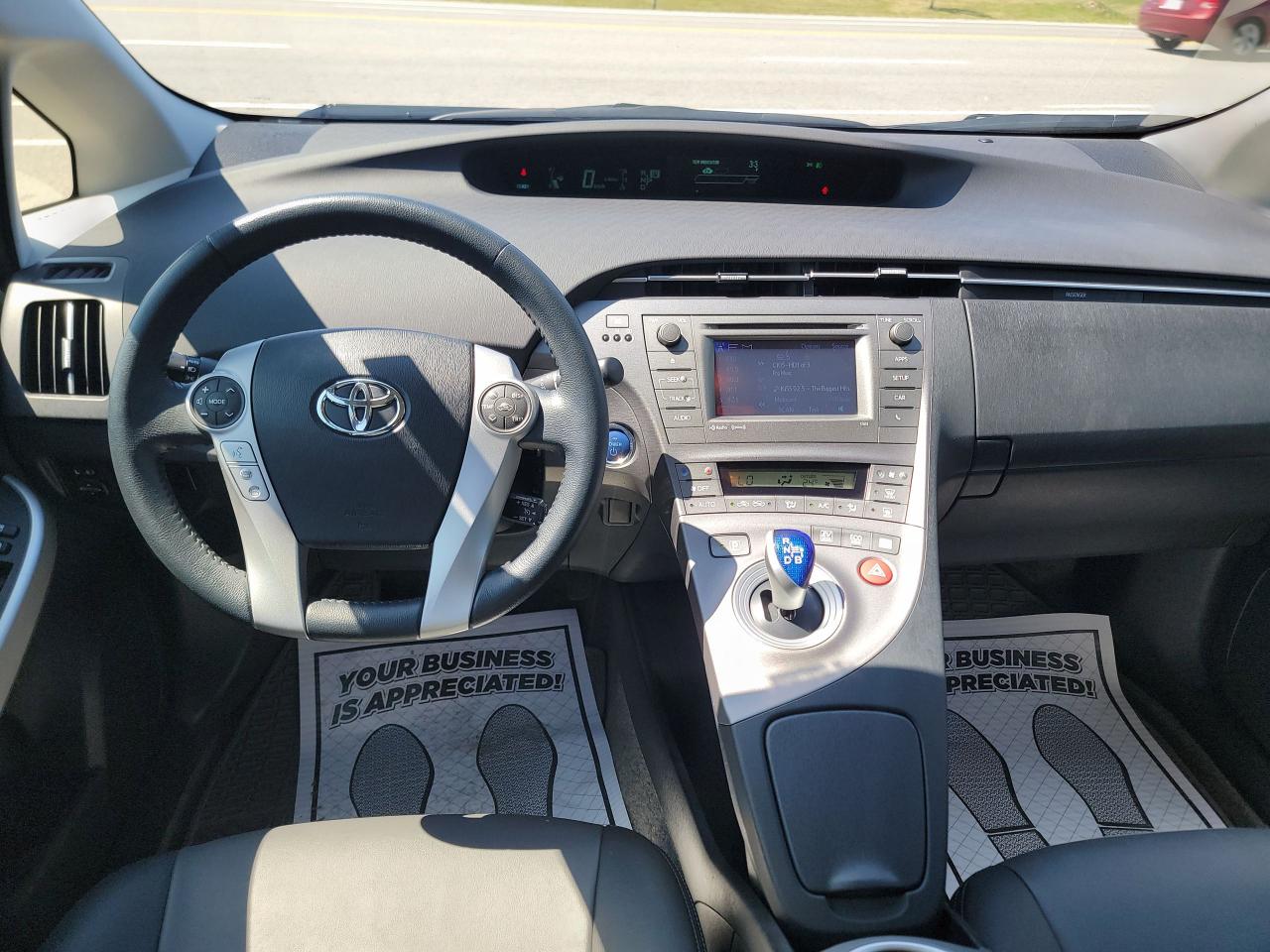 2015 Toyota Prius CLEAN | LOW KMS | LEATHER SEATS - Photo #14