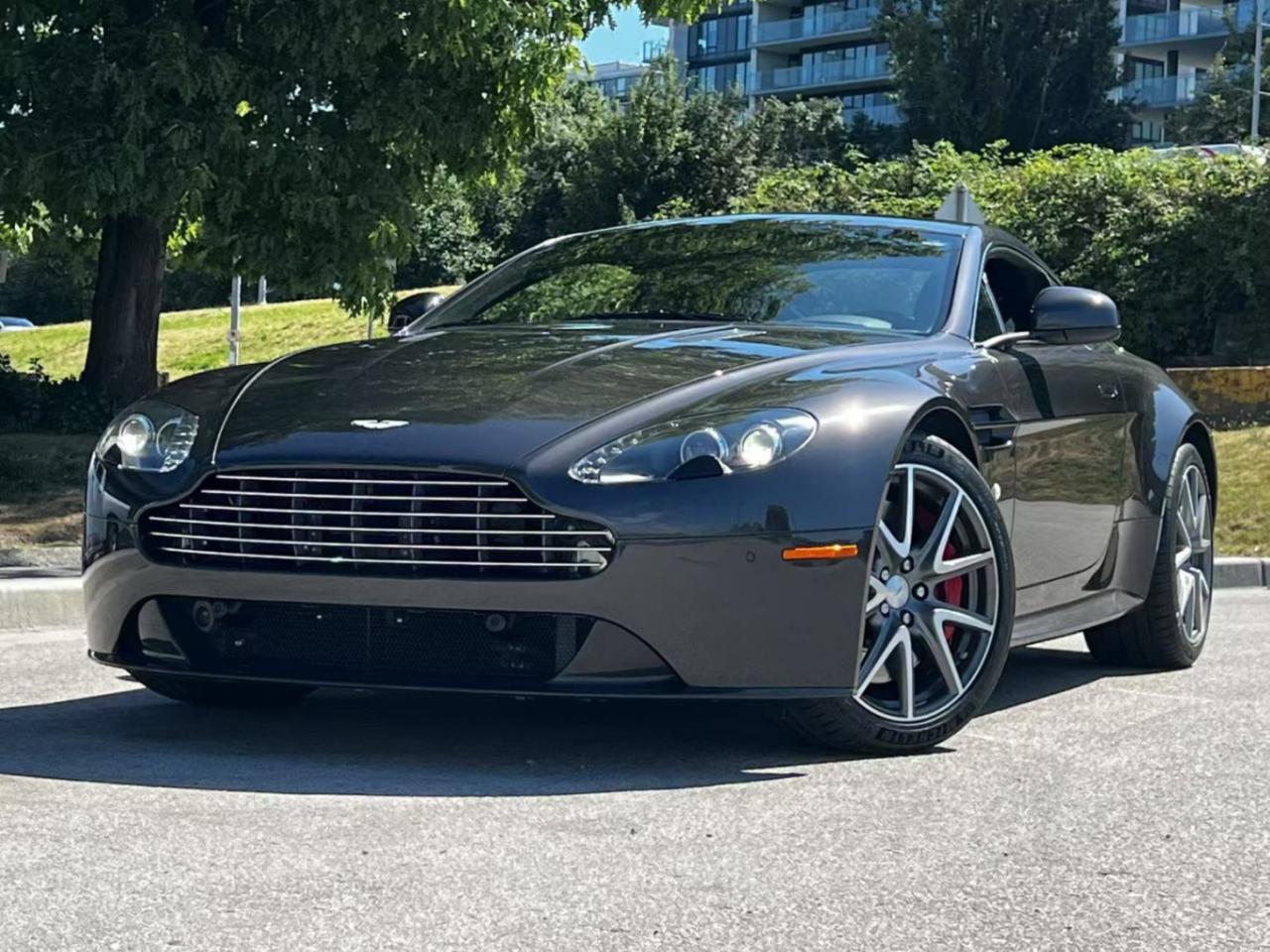 Used 2011 Aston Martin V8 Vantage Sportshift S/ NO ACCIDENT/ BC LOCAL/ LOW KM for sale in Richmond, BC