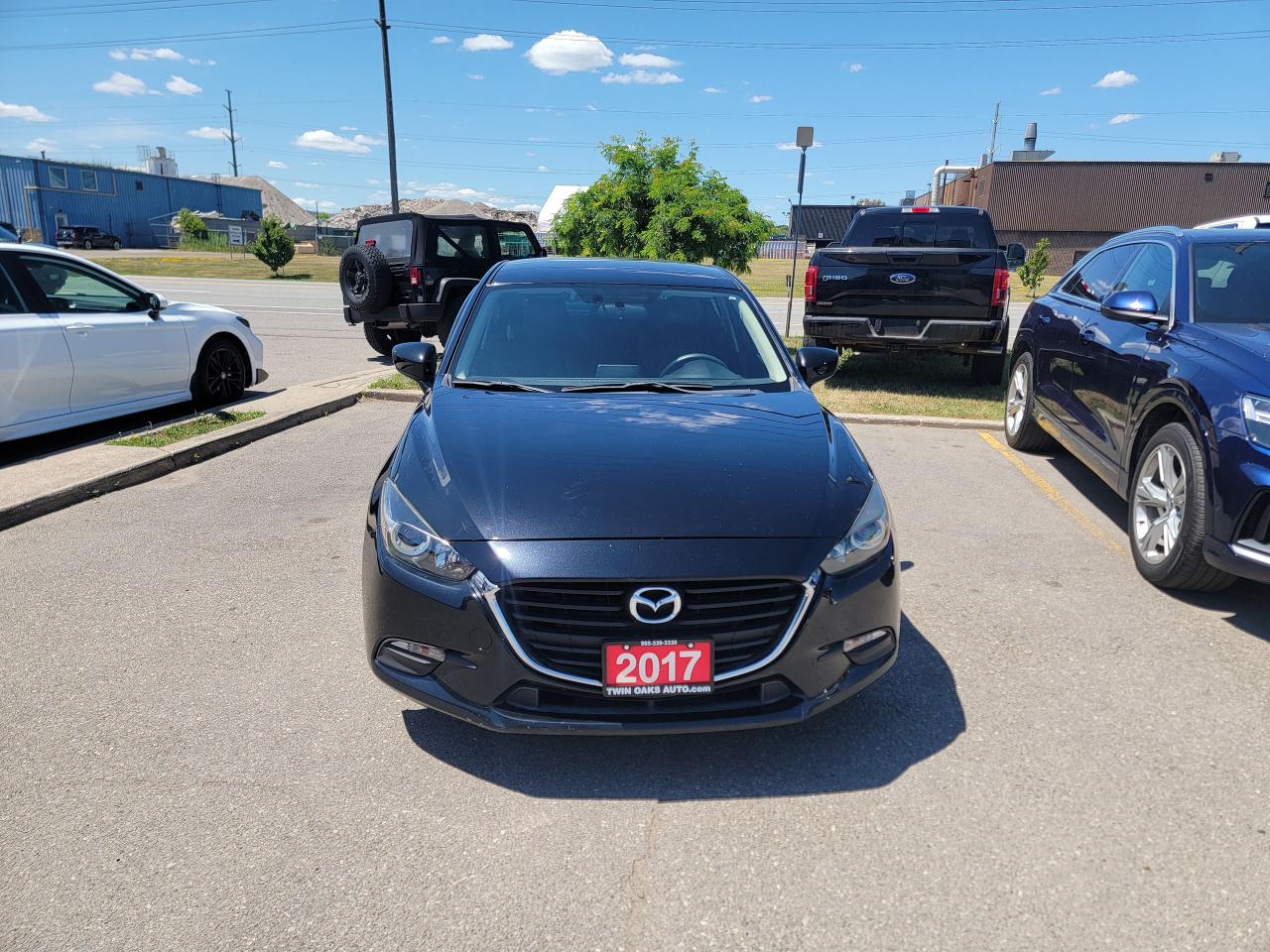 2017 Mazda MAZDA3 SE | LEATHER SEATS - Photo #2