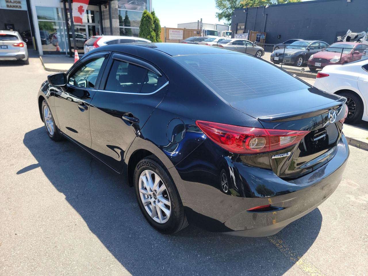2017 Mazda MAZDA3 SE | LEATHER SEATS - Photo #7