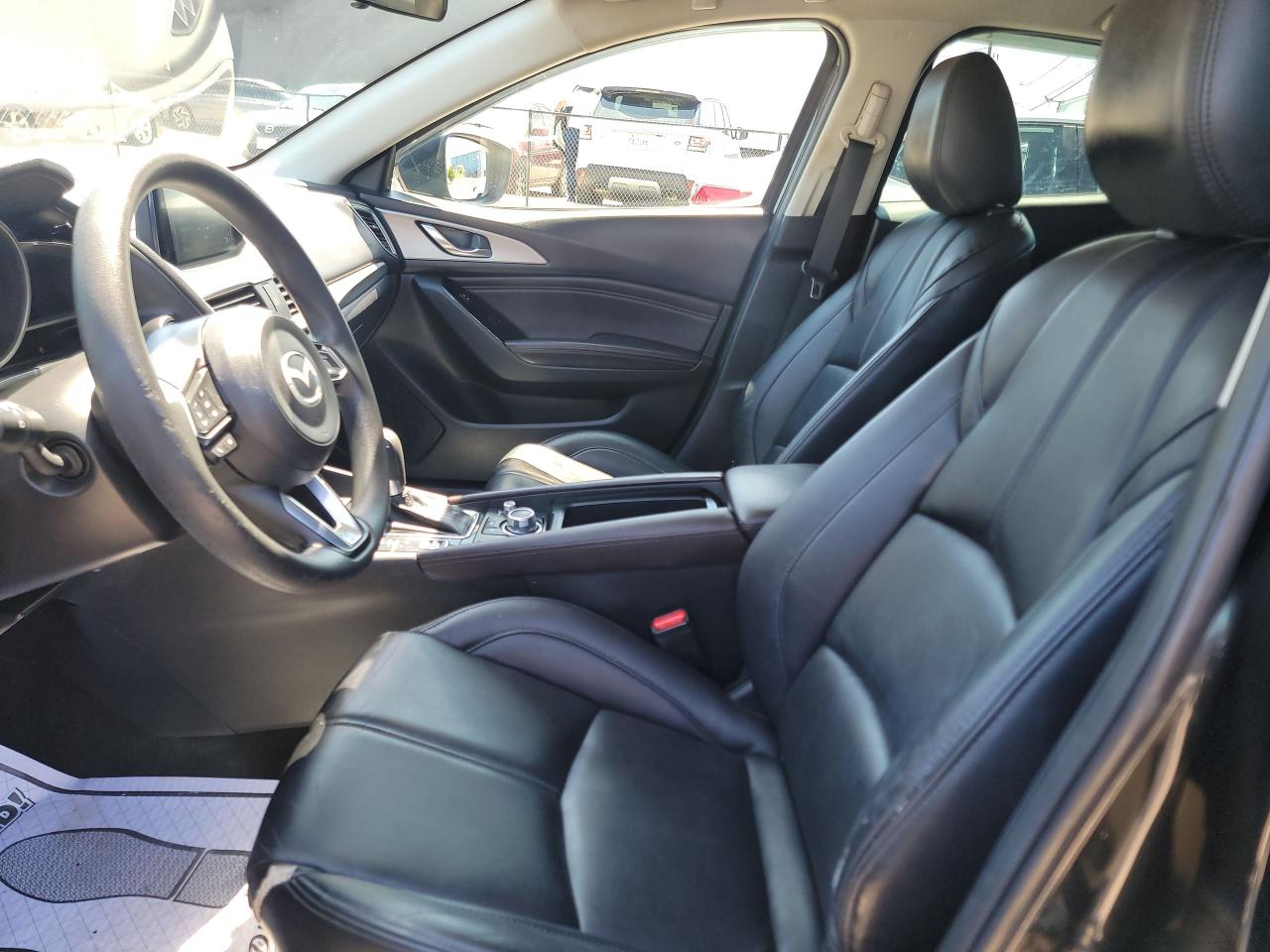 2017 Mazda MAZDA3 SE | LEATHER SEATS - Photo #11