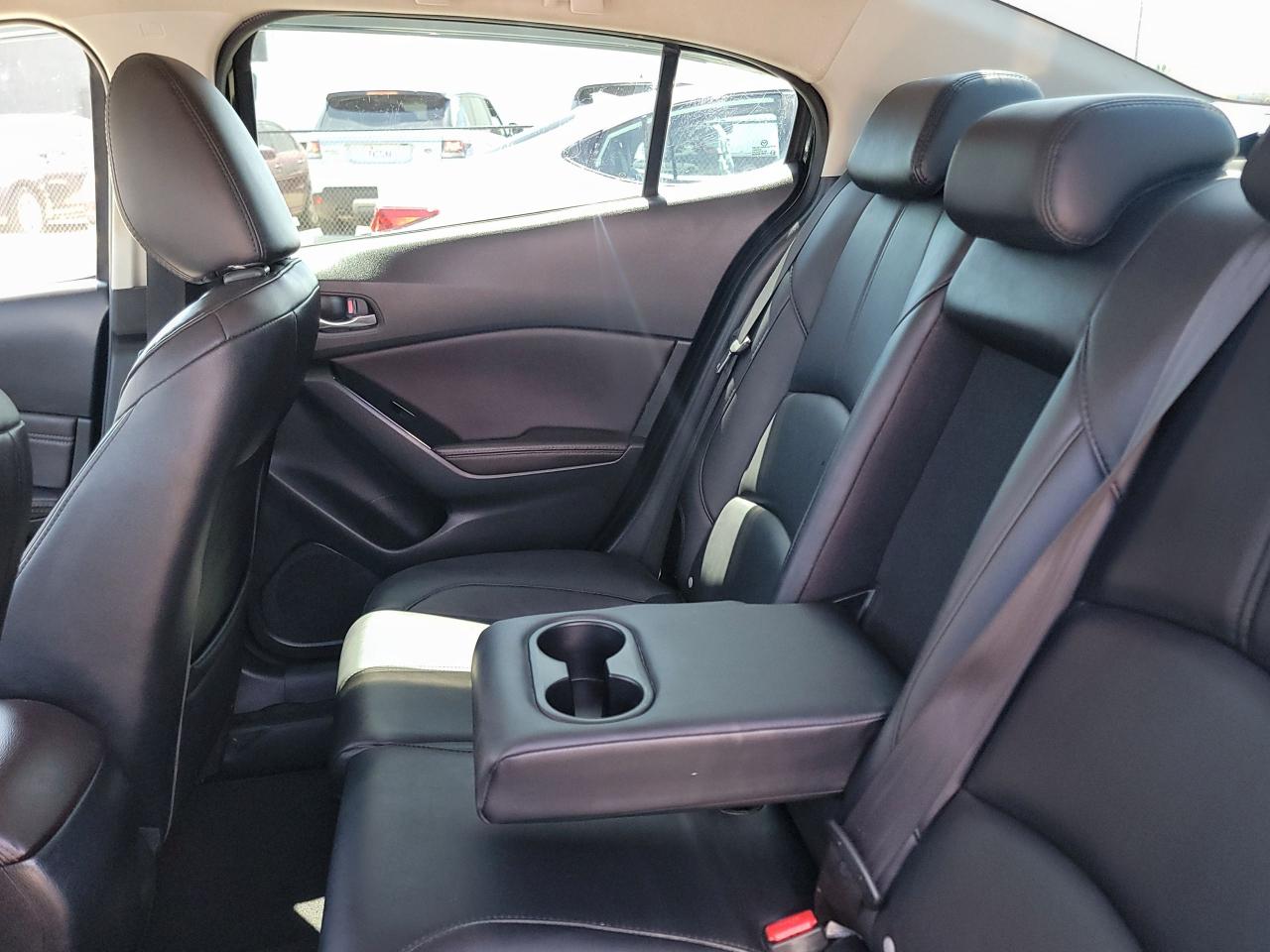 2017 Mazda MAZDA3 SE | LEATHER SEATS - Photo #12