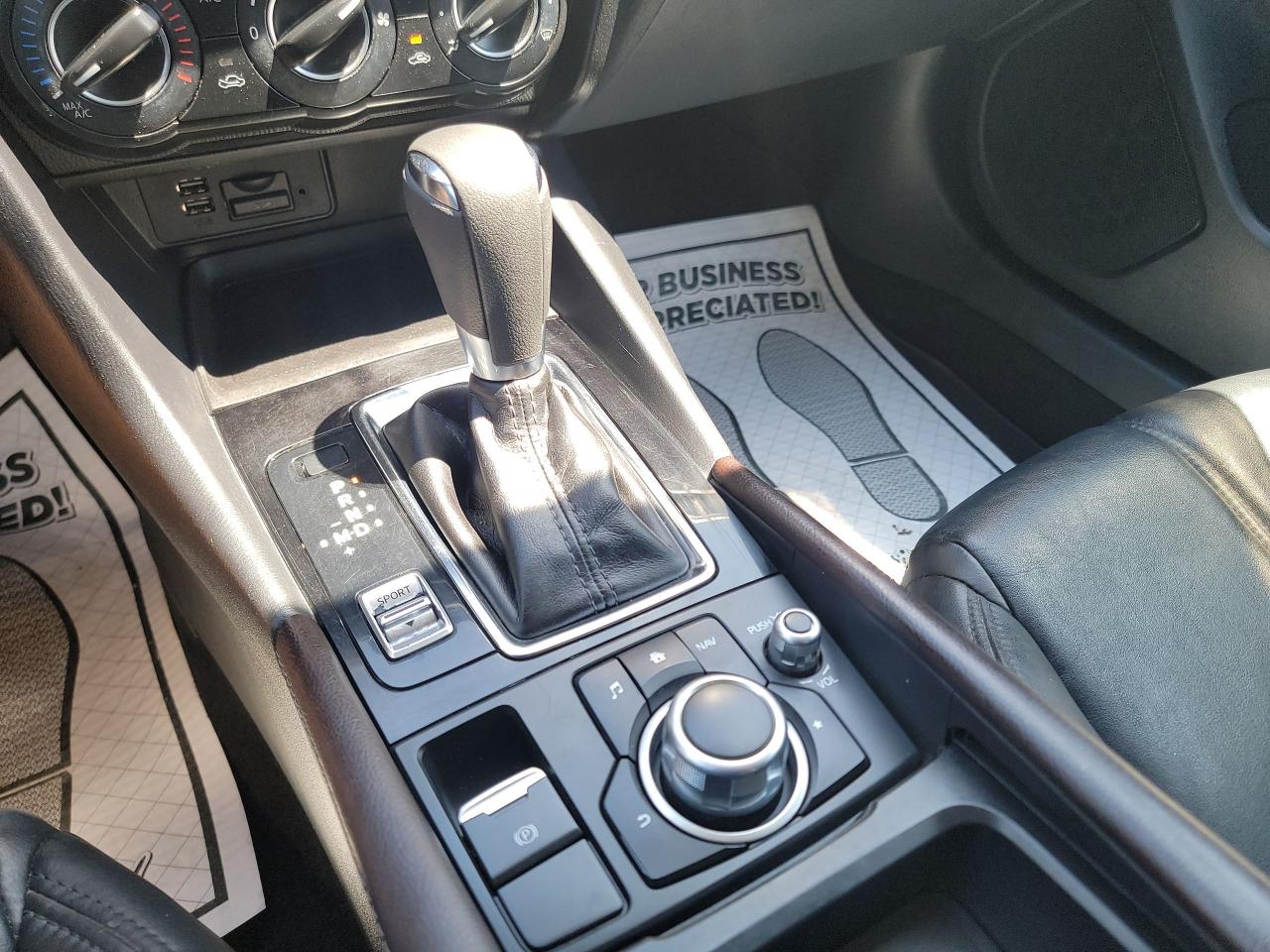 2017 Mazda MAZDA3 SE | LEATHER SEATS - Photo #17