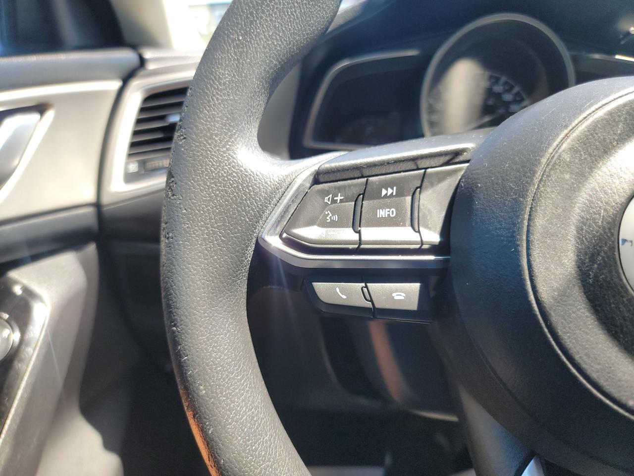 2017 Mazda MAZDA3 SE | LEATHER SEATS - Photo #18