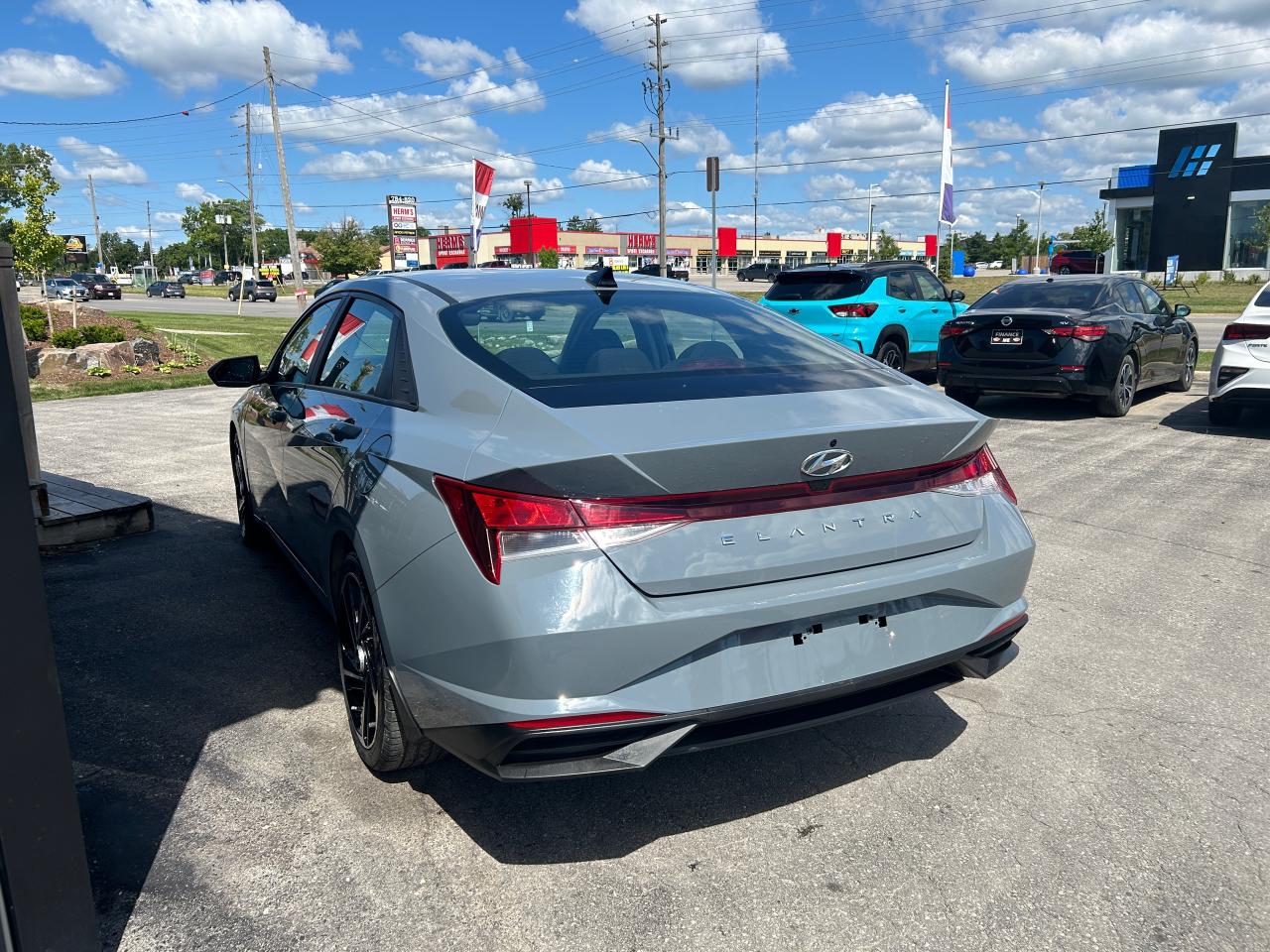 2021 Hyundai Elantra Preferred - Photo #4