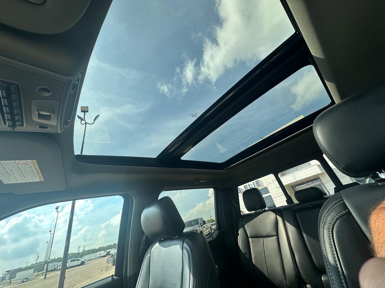 2021 Ford SUPER DUTY F-250 SRW LARIAT Photo5