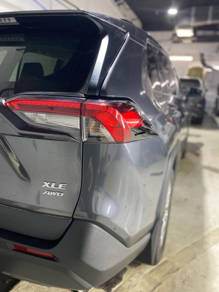 2021 Toyota RAV4 XLE Photo