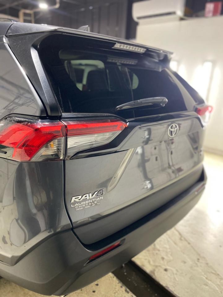 2021 Toyota RAV4 XLE Photo