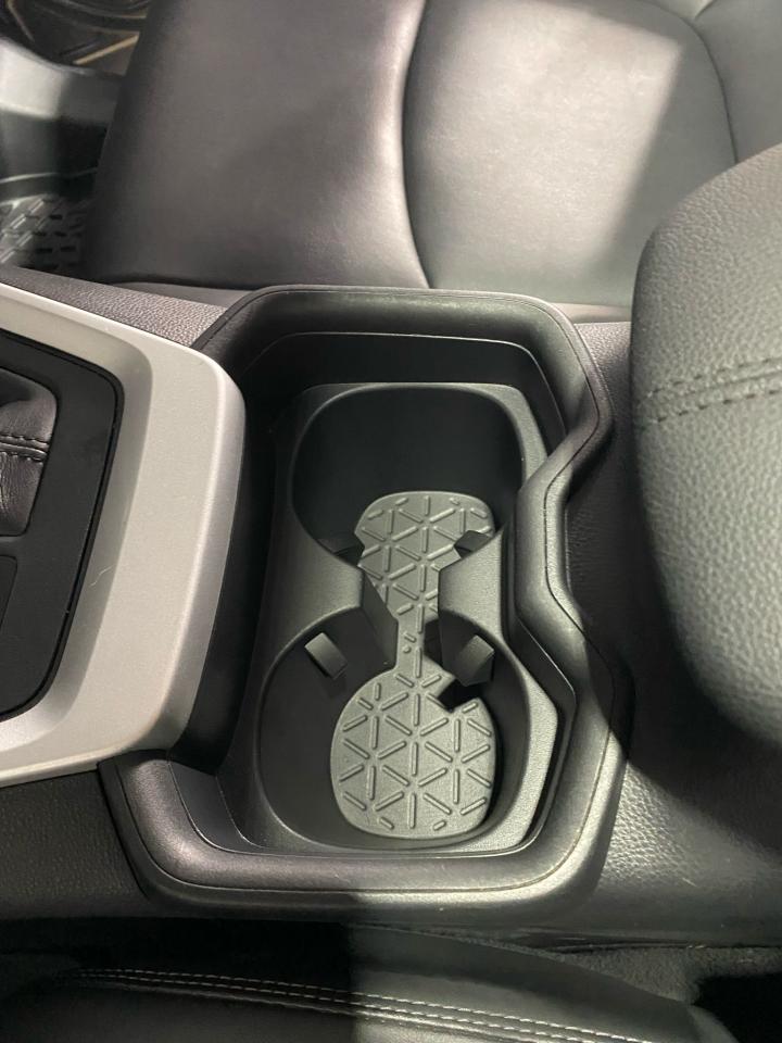 2021 Toyota RAV4 XLE Photo